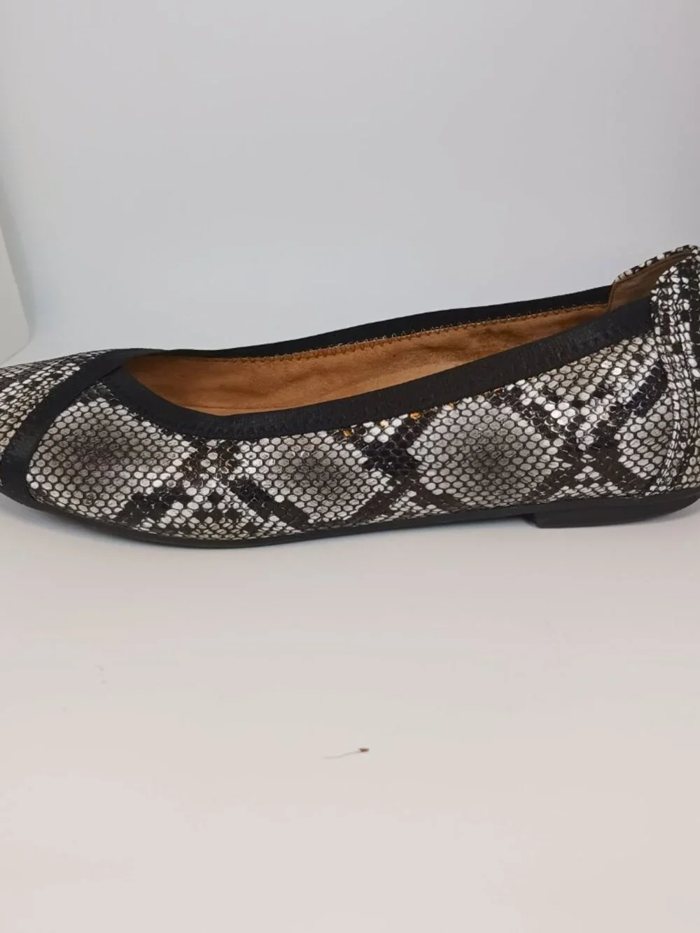 Vionic Carroll Women’s 7 Ballet Flats Black Snake Print Leather Balletcore